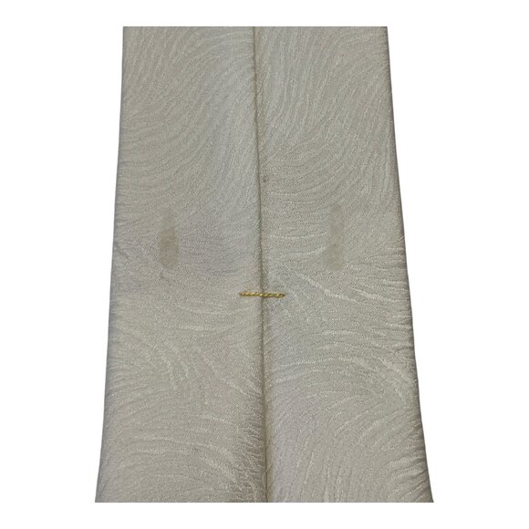 Vintage 1960s–70s Gimbels White Jacquard Wide Tie 55x4 w/ Embroidered Crest - Picture 5 of 5